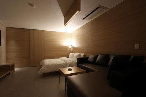 Valentine Hotel Goyang Exterior photo